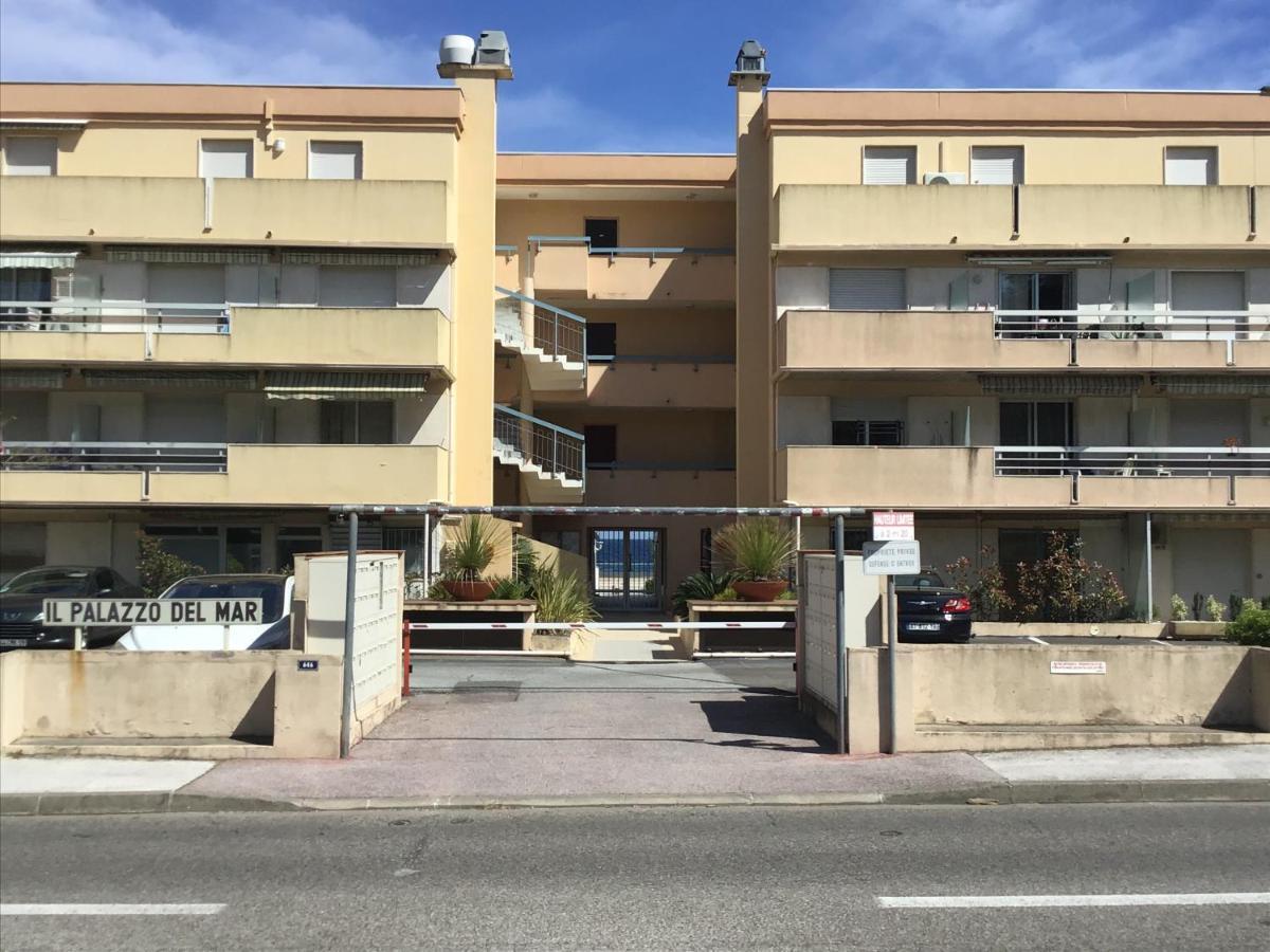 Studio 207-Front De Mer Parking Prive Cavalaire-sur-Mer Buitenkant foto